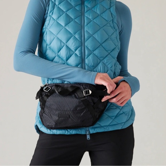 Athleta EXCURSION LARGE BELT BAG NWT - Picture 8 of 10
